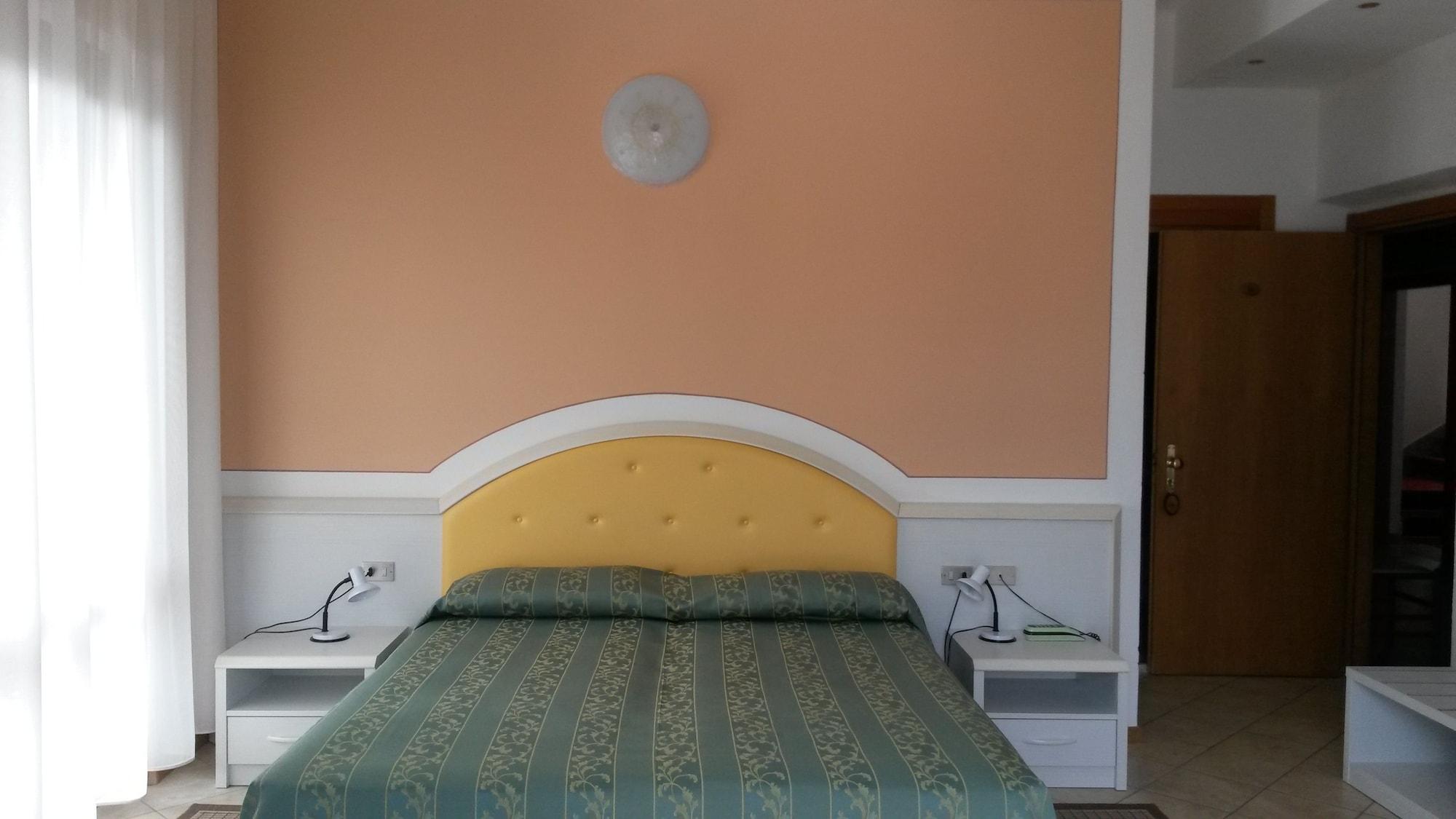 Hotel Garda Bellevue Limone sul Garda Esterno foto