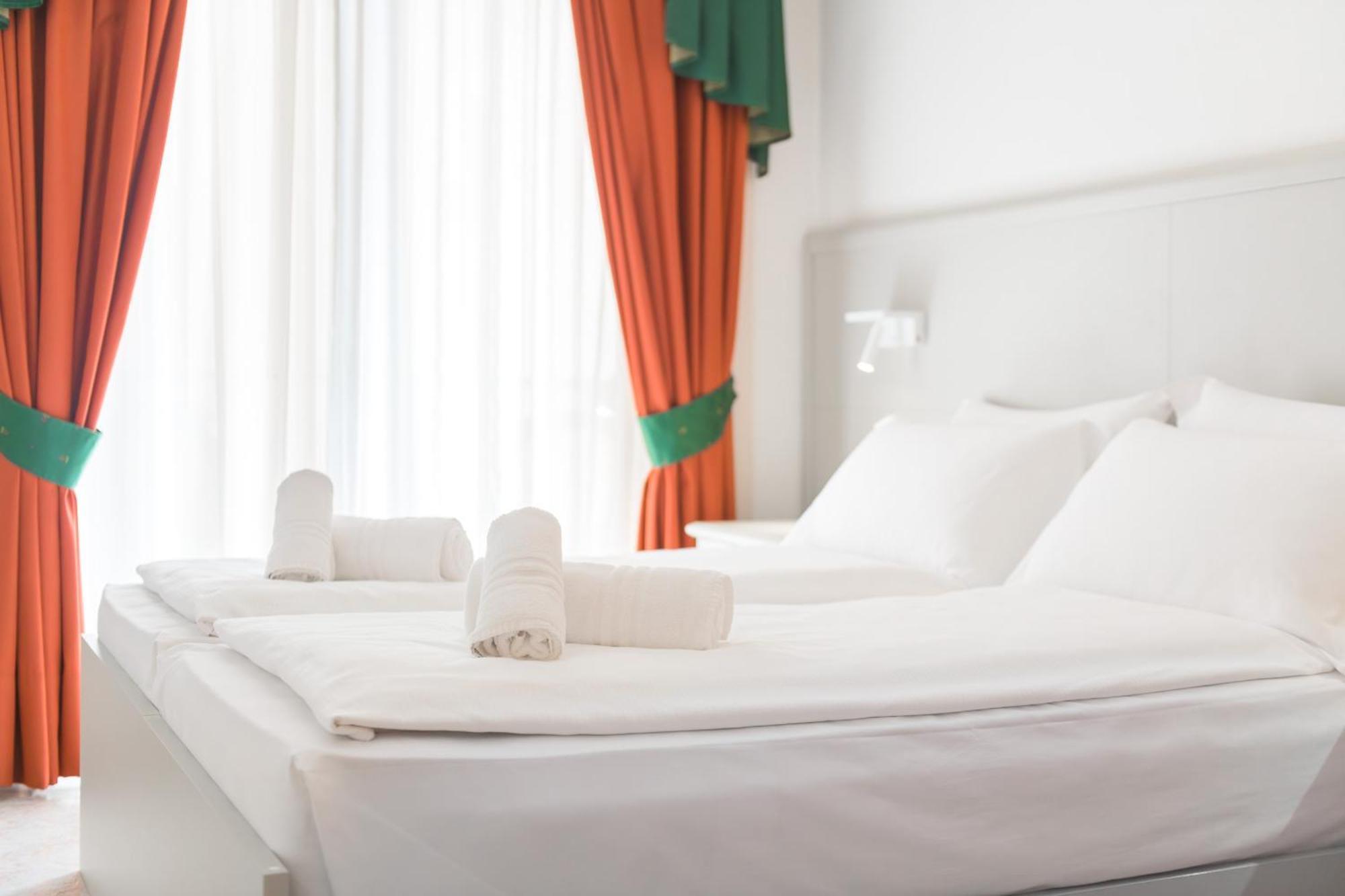 Hotel Garda Bellevue Limone sul Garda Esterno foto