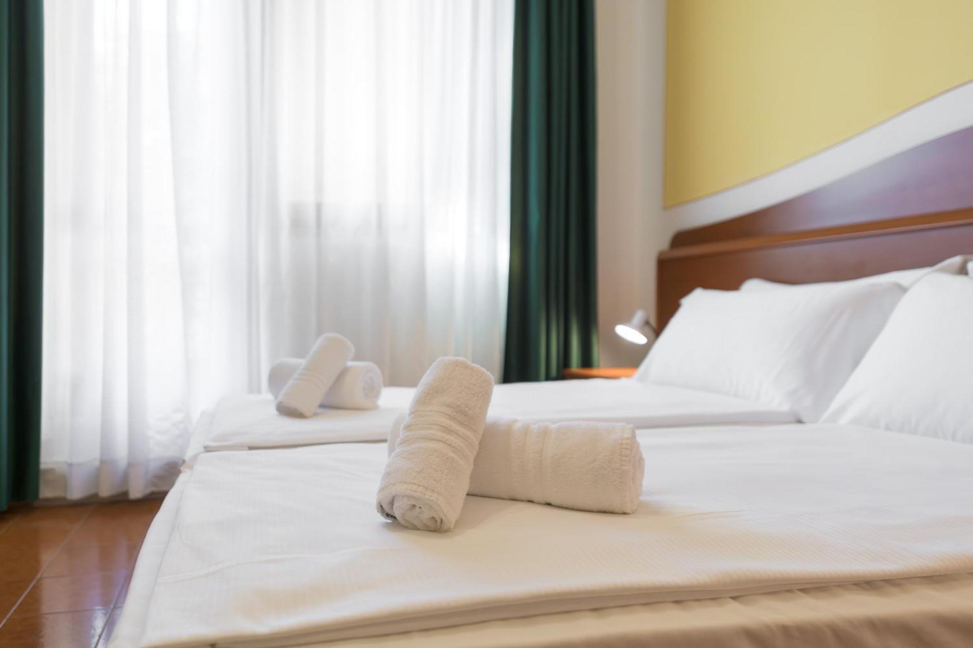 Hotel Garda Bellevue Limone sul Garda Camera foto