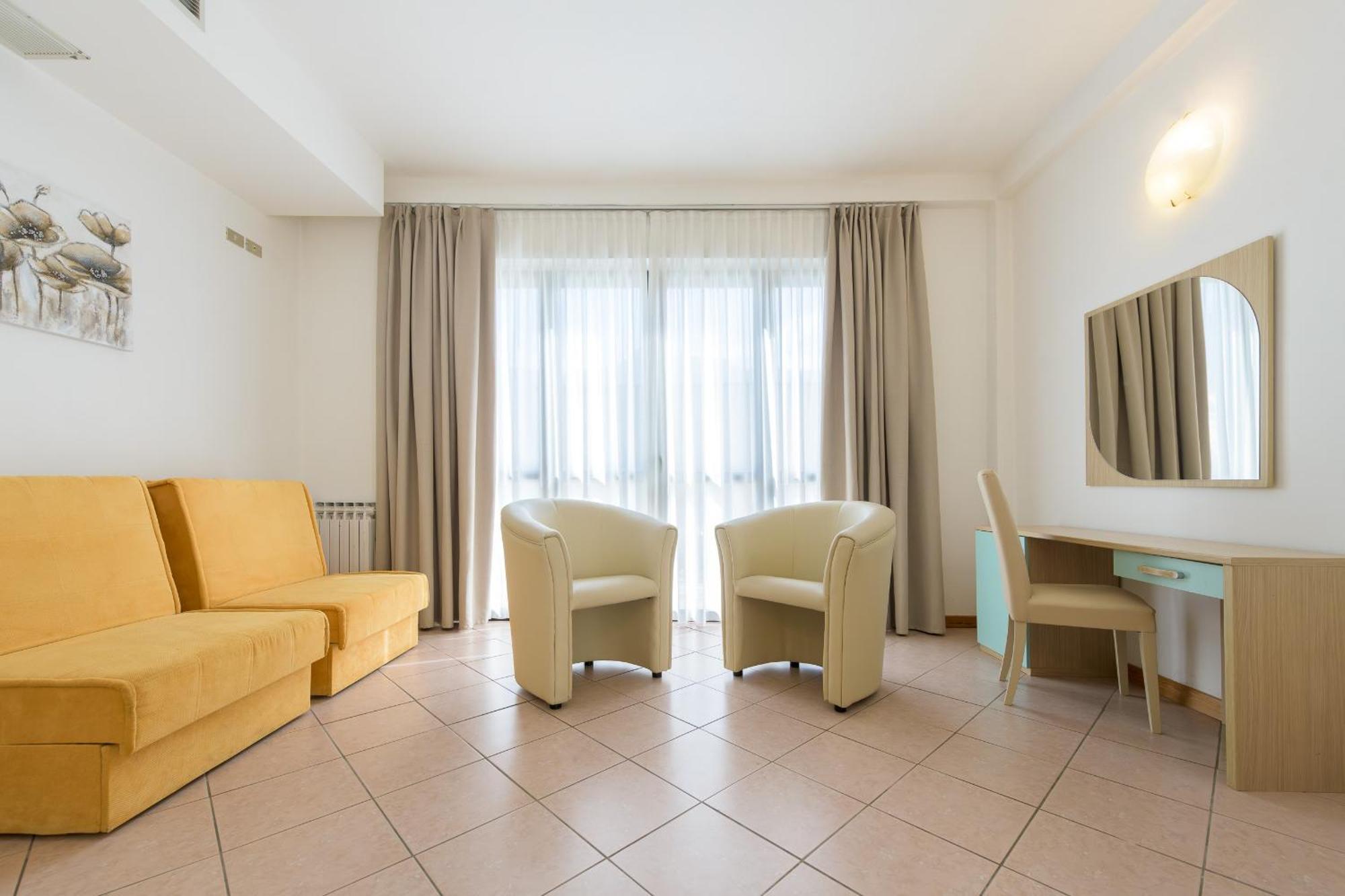 Hotel Garda Bellevue Limone sul Garda Camera foto