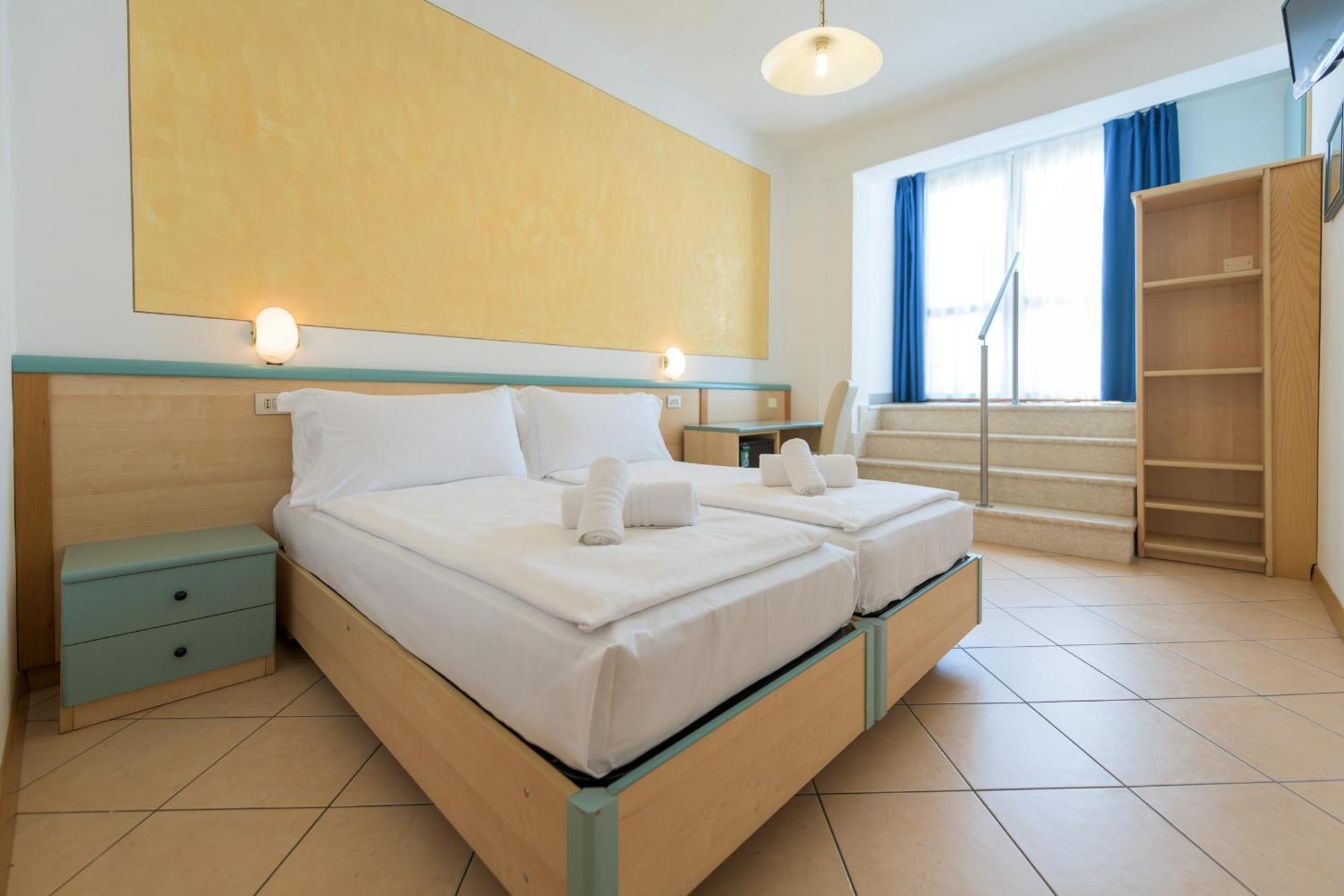 Hotel Garda Bellevue Limone sul Garda Esterno foto