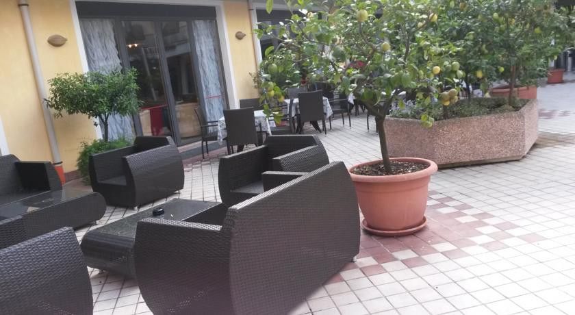Hotel Garda Bellevue Limone sul Garda Esterno foto