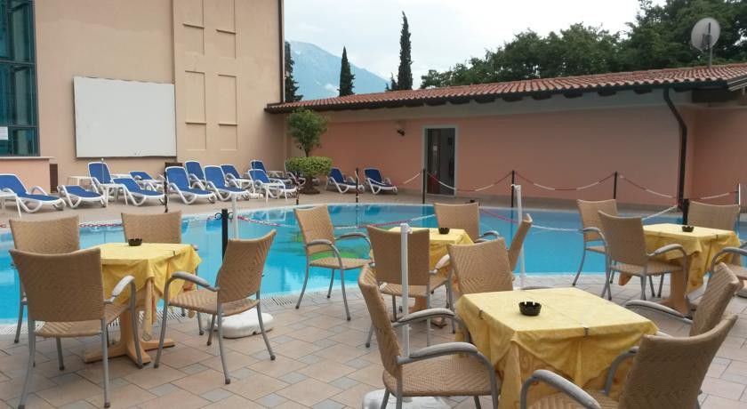 Hotel Garda Bellevue Limone sul Garda Esterno foto